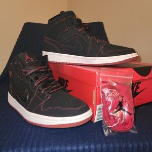 Nike Air Jordan 1 Mid Fearless NWB 8.5 men 10 women